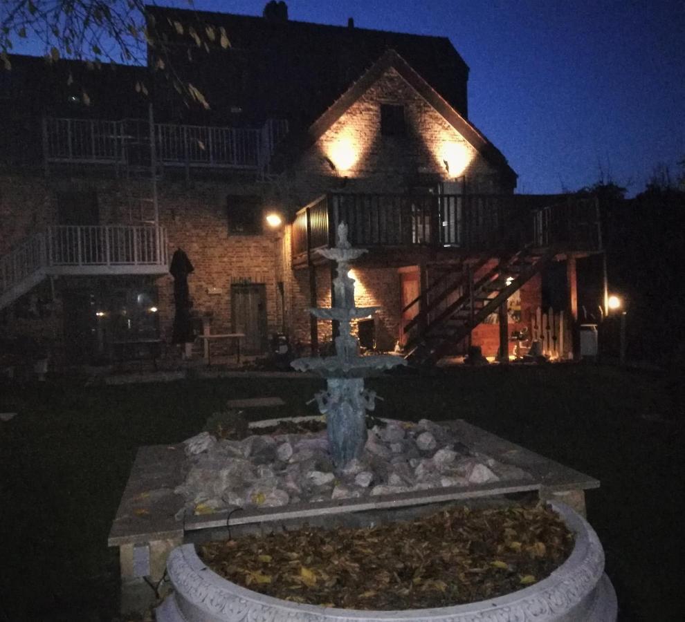B&B De Dubbelmolen Тонгерен Екстериор снимка