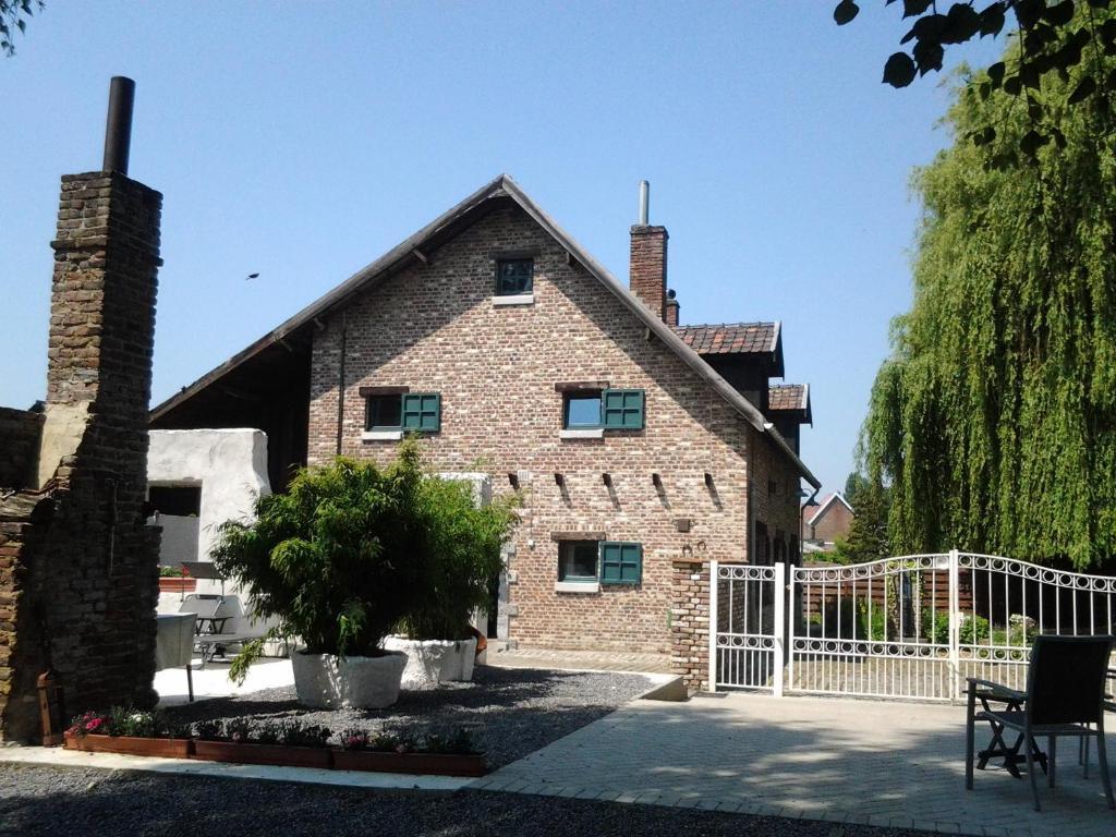B&B De Dubbelmolen Тонгерен Екстериор снимка